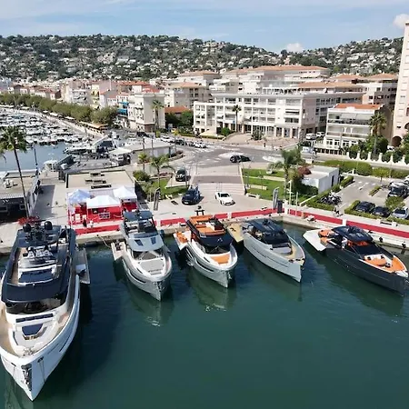 Port Azur Apartment